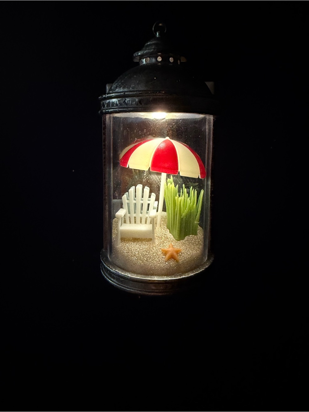 Bath & Body Works Mini Beach Lantern with Red and White Umbrella